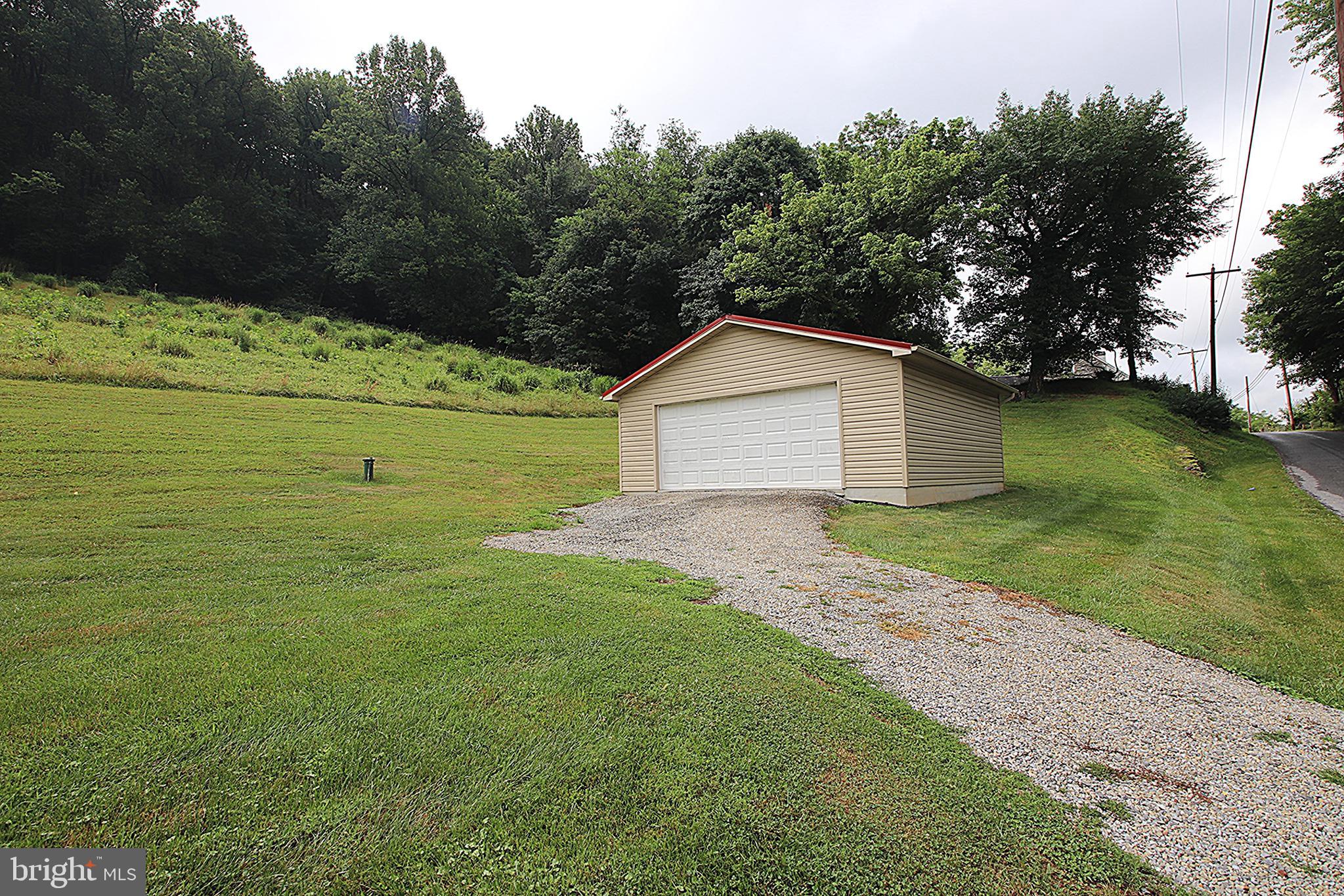 1141 Weverton Road Knoxville, MD 21758 - Photo 26 of 28 Garage