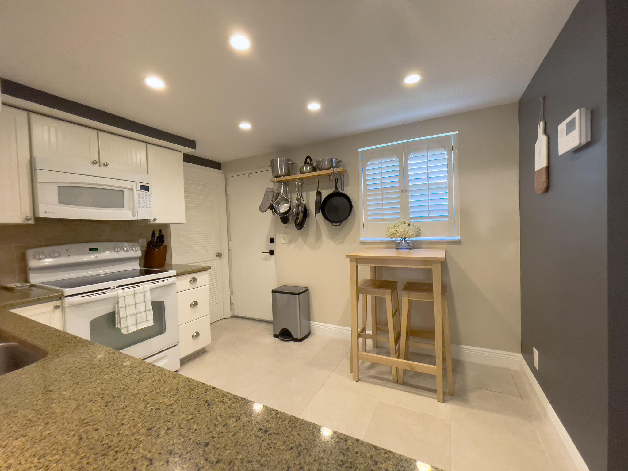 6000 Northwest 2nd Avenue, Unit 134 Boca Raton, FL 33487 - Photo 2 of 12 Kitcehn_4