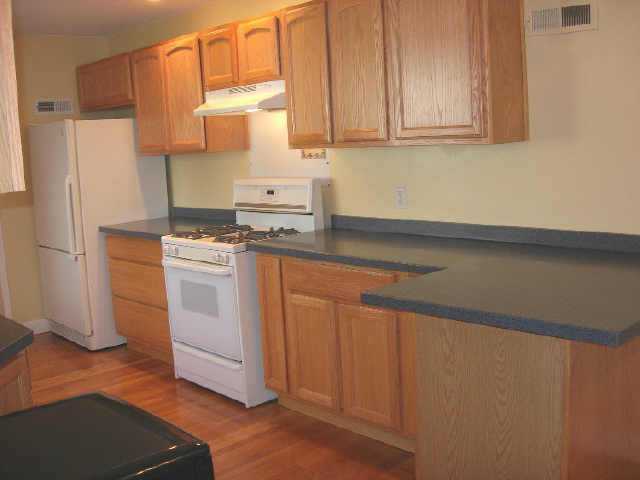 2372 Farleigh Road Columbus, OH 43221 - Photo 3 of 10