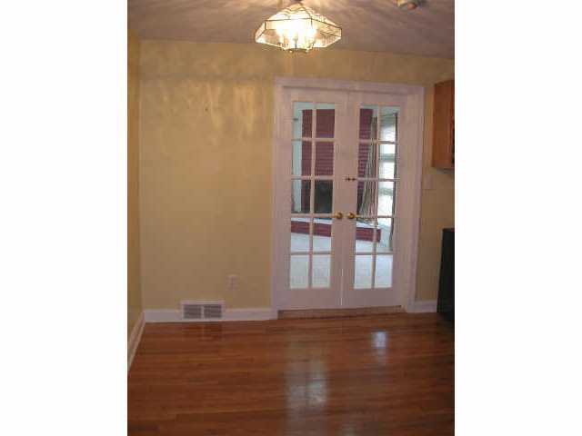 2372 Farleigh Road Columbus, OH 43221 - Photo 6 of 10