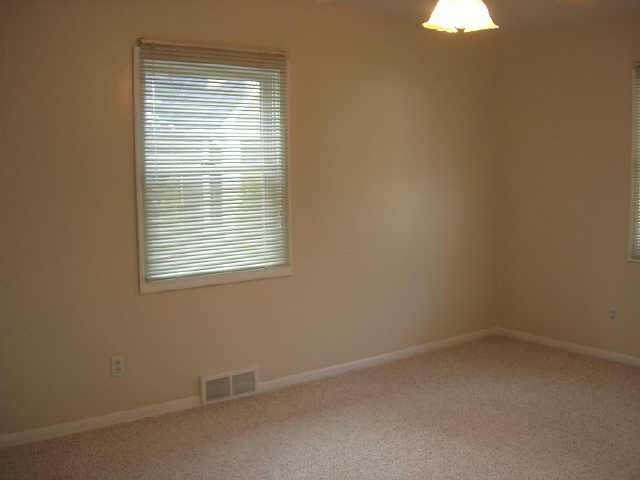 2372 Farleigh Road Columbus, OH 43221 - Photo 8 of 10