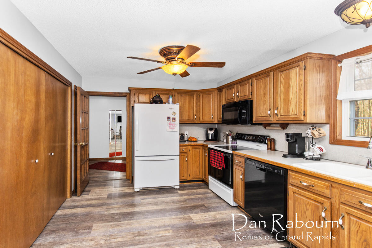 5273 Cady Road Twin Lake, MI 49457 - Photo 8 of 49 IMG_1009