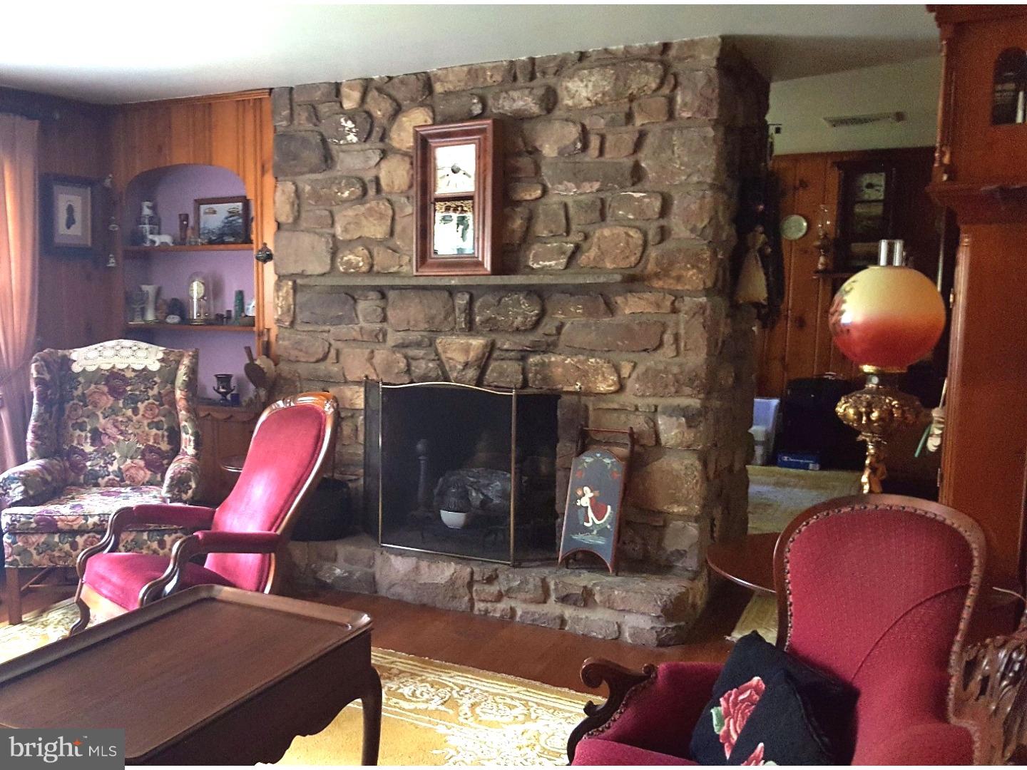 2315 Horsham Road Hatboro, PA 19040 - Photo 6 of 21 Living Room