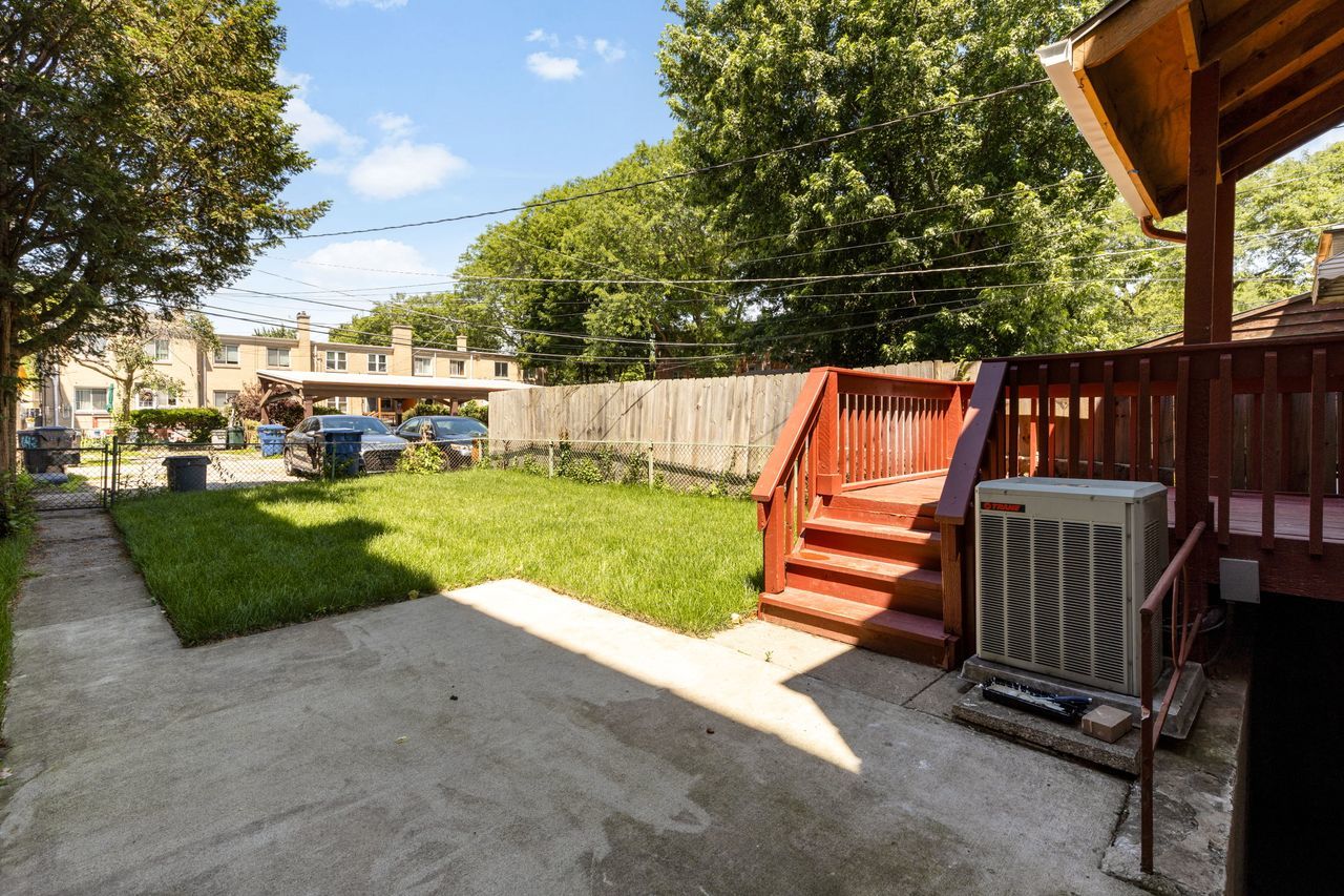 142 Callan Avenue Evanston, IL 60202 - Photo 9 of 17