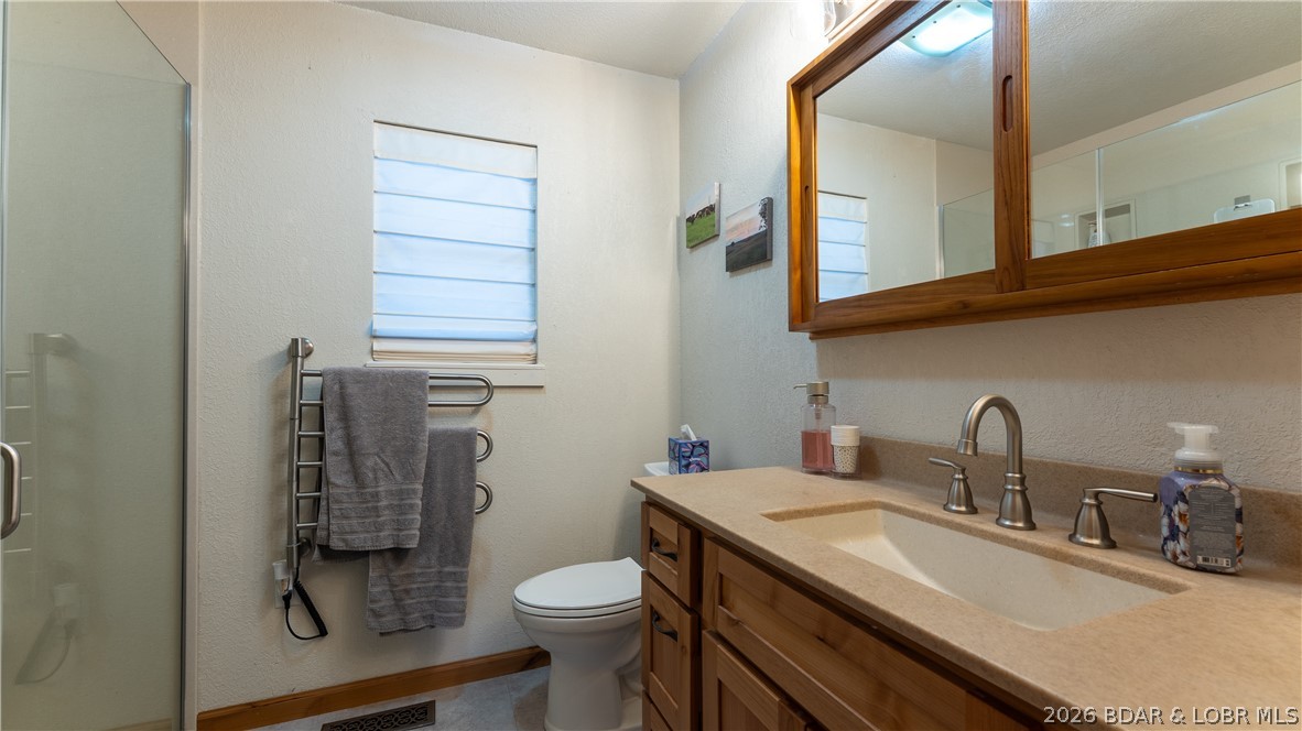701 Graham Point Camdenton, MO 65020 - Photo 18 of 37