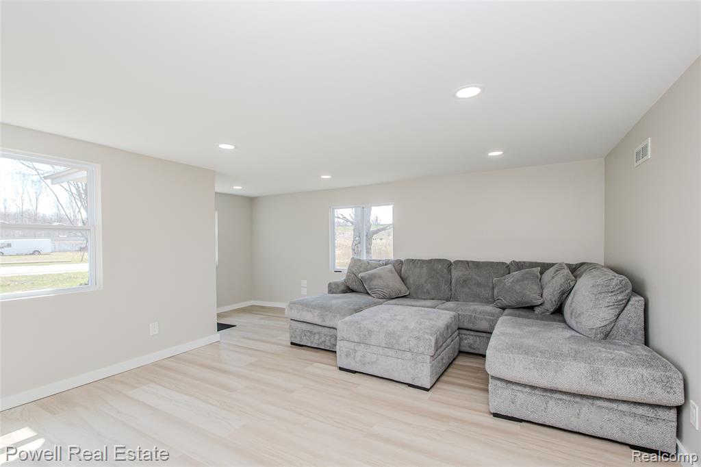 4118 Griswold Road Port Huron, MI 48060 - Photo 19 of 43
