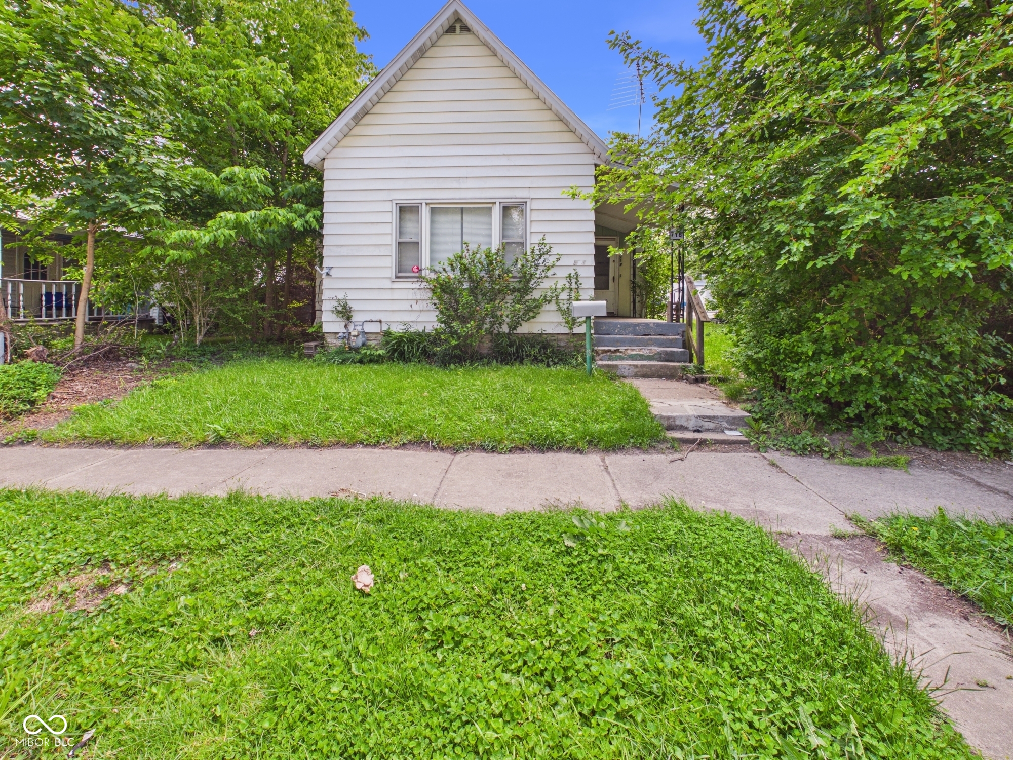 718 Ruddle Avenue Anderson, IN 46012 - Photo 1 of 20