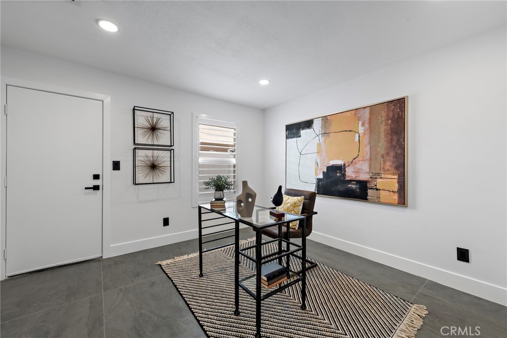 11 Bayside Irvine, CA 92614 - Photo 17 of 37 a workspace with furniture and window