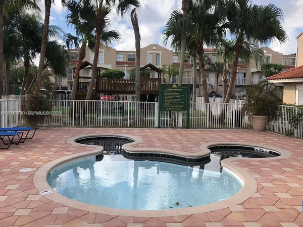 $2,450 | 8695 Northwest 6th Lane, Unit 2212, Miami, FL 33126