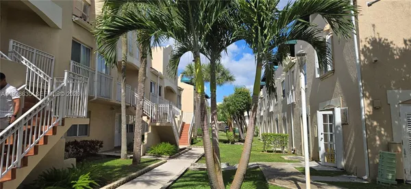 $2,450 | 8695 Northwest 6th Lane, Unit 2212, Miami, FL 33126