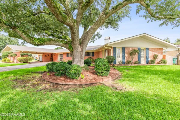 $386,500 | 209 Robert Drive, Lafayette, LA 70506