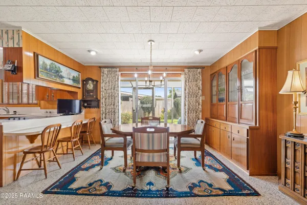 $386,500 | 209 Robert Drive, Lafayette, LA 70506