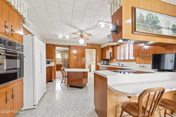 $386,500 | 209 Robert Drive, Lafayette, LA 70506