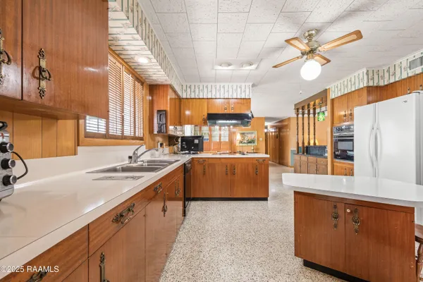 $386,500 | 209 Robert Drive, Lafayette, LA 70506