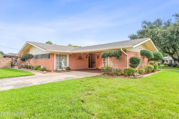 $386,500 | 209 Robert Drive, Lafayette, LA 70506