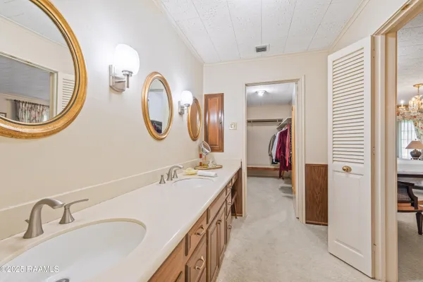 $386,500 | 209 Robert Drive, Lafayette, LA 70506