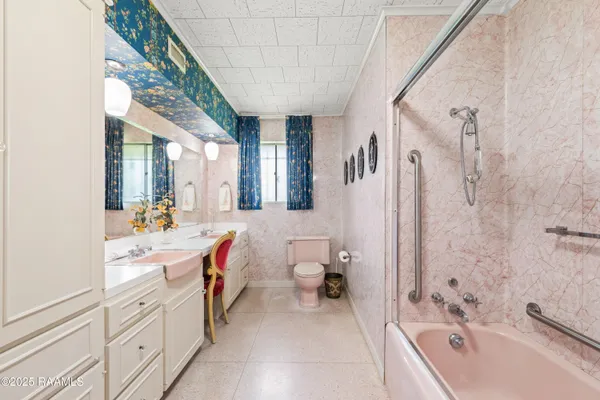 $386,500 | 209 Robert Drive, Lafayette, LA 70506