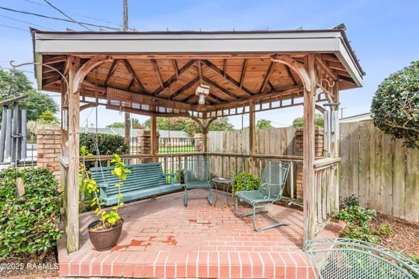 $386,500 | 209 Robert Drive, Lafayette, LA 70506