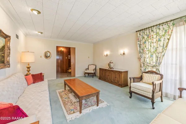 $386,500 | 209 Robert Drive, Lafayette, LA 70506