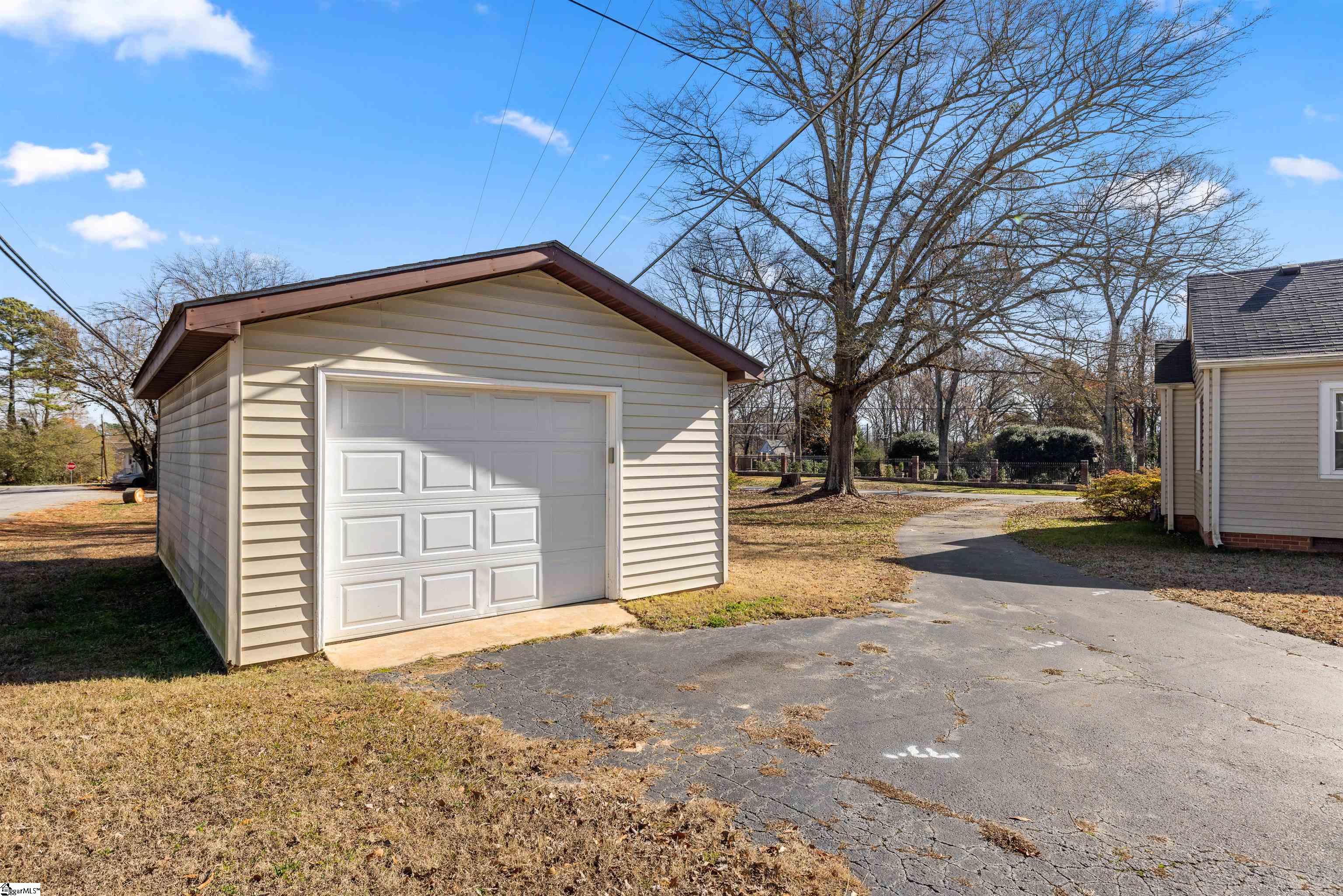 2372 Country Club Road Spartanburg, SC 29302 - Photo 27 of 29 Gallery Image 27