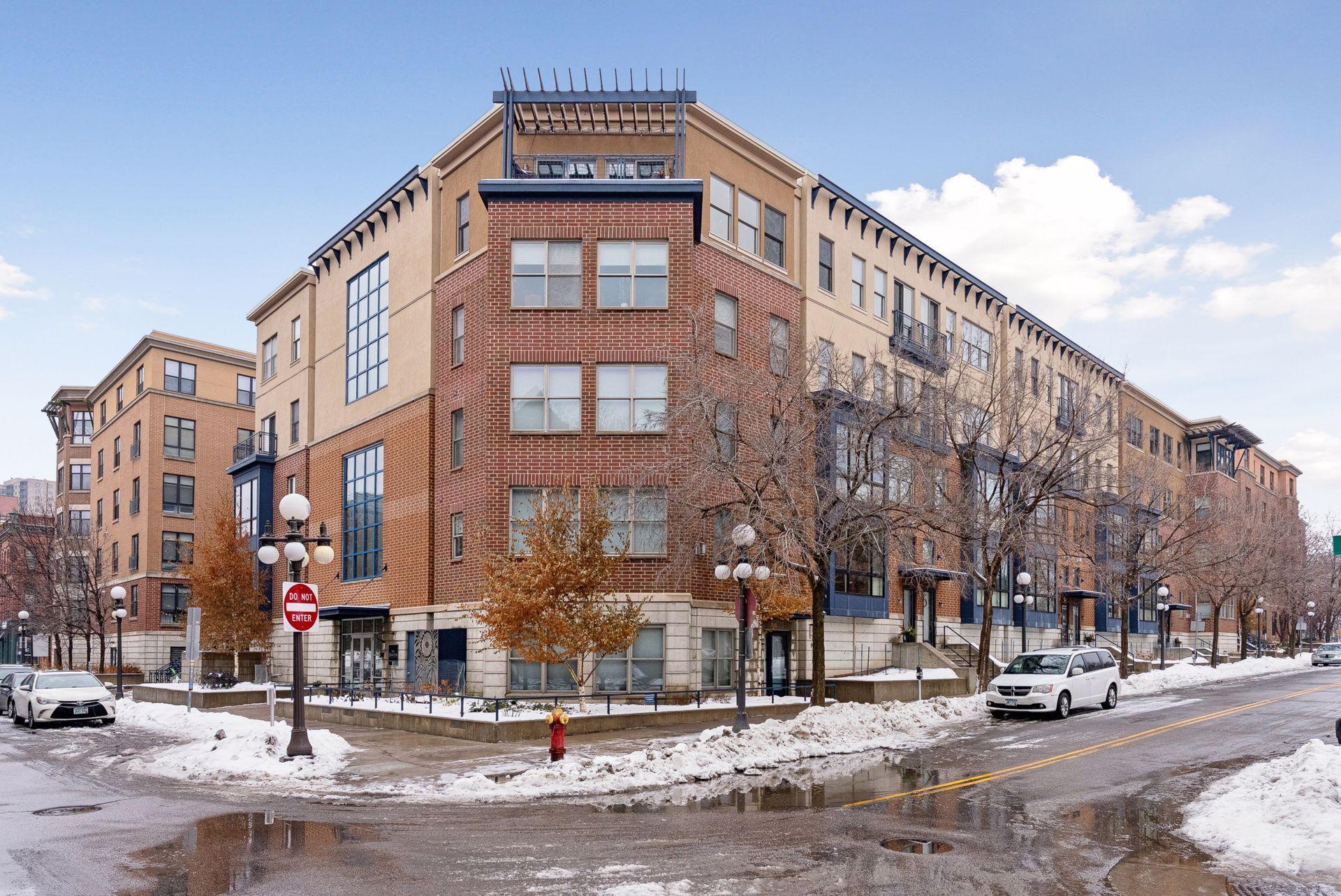 209 8th Street East, Unit 201 St. Paul, MN 55101 - Photo 2 of 27