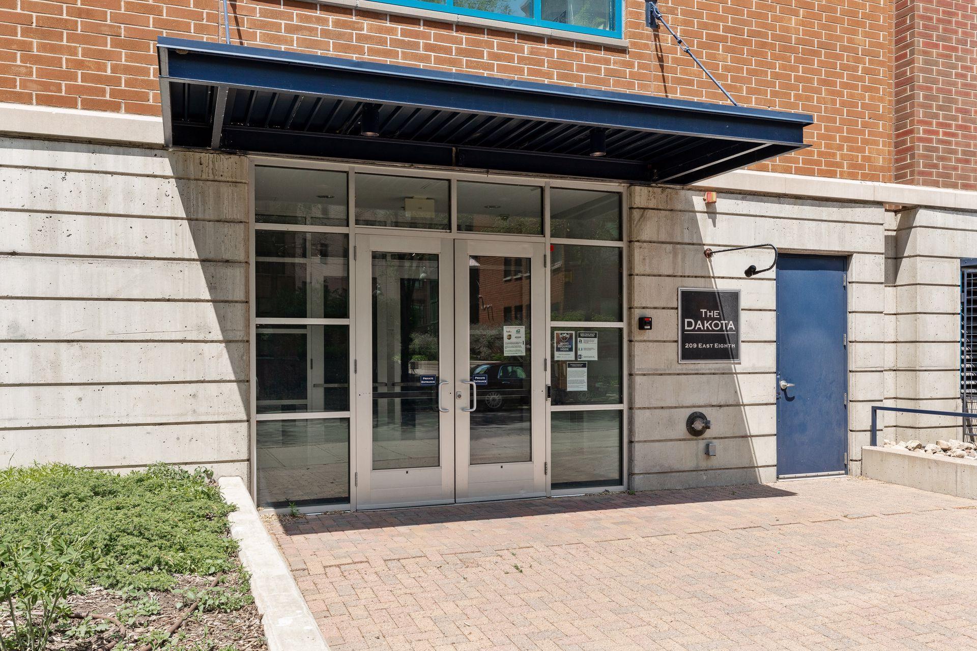 209 8th Street East, Unit 201 St. Paul, MN 55101 - Photo 3 of 27