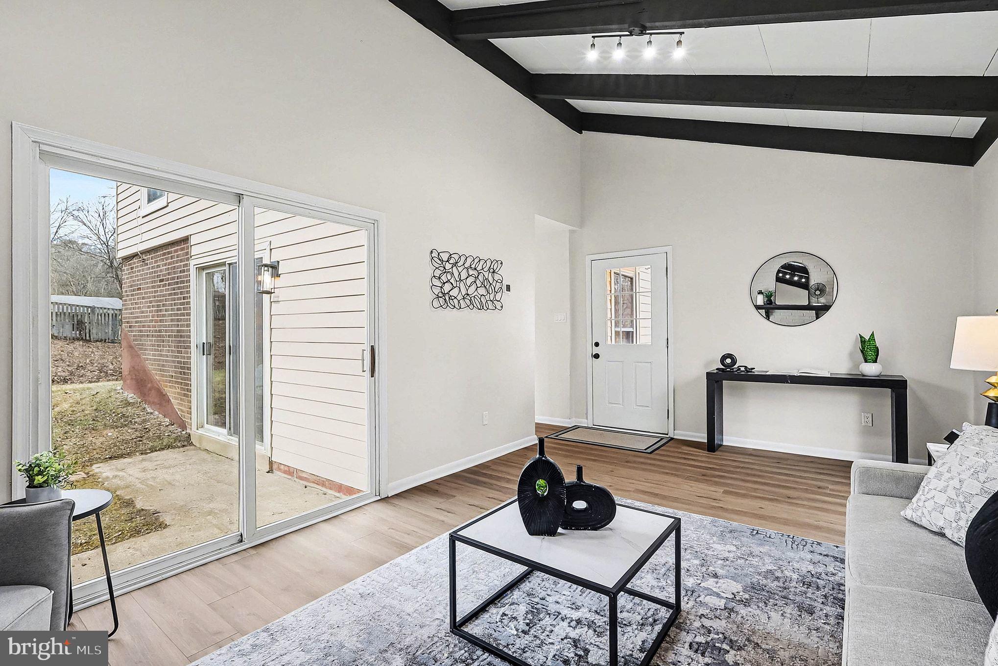 6214 Garretson Street Burke, VA 22015 - Photo 4 of 24