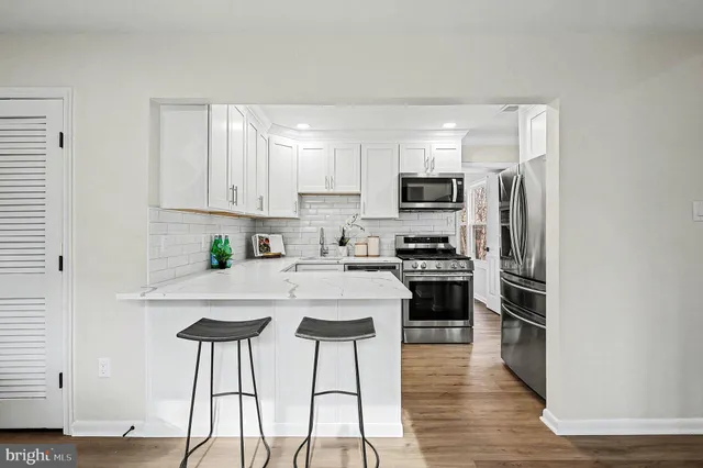 $689,900 | 6214 Garretson Street, Burke, VA 22015