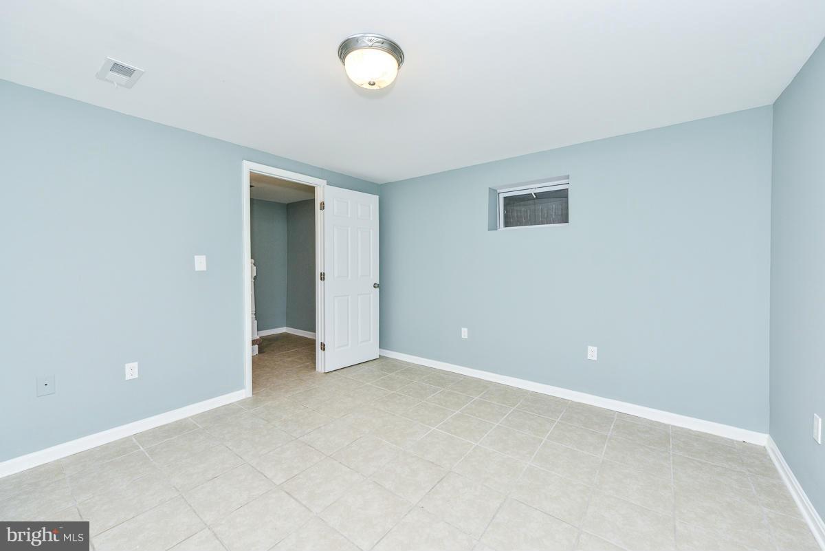 2407 Alsop Court Reston, VA 20191 - Photo 26 of 30 an empty room with closet area
