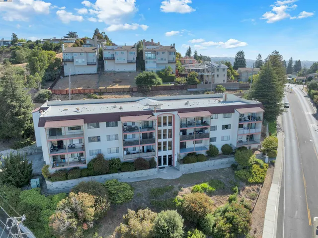$494,000 | 2500 Miramar Avenue, Unit 203, Castro Valley, CA 94546