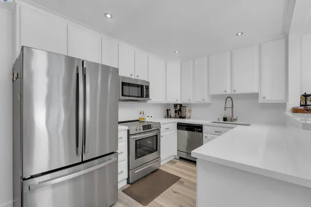 $494,000 | 2500 Miramar Avenue, Unit 203, Castro Valley, CA 94546