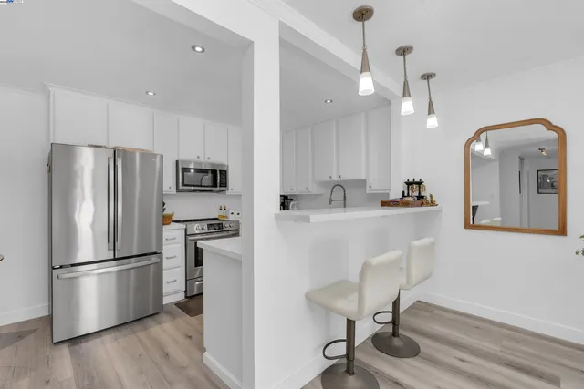 $494,000 | 2500 Miramar Avenue, Unit 203, Castro Valley, CA 94546