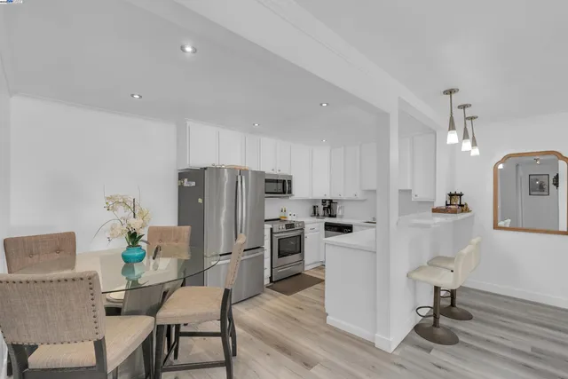 $494,000 | 2500 Miramar Avenue, Unit 203, Castro Valley, CA 94546