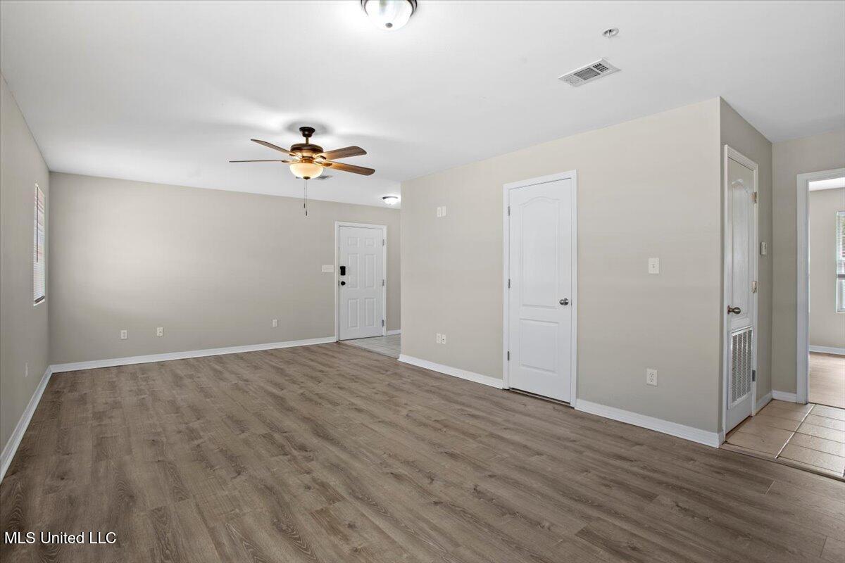 477 Tegarden Road, Unit D Gulfport, MS 39507 - Photo 18 of 37 12-HJ0A1635