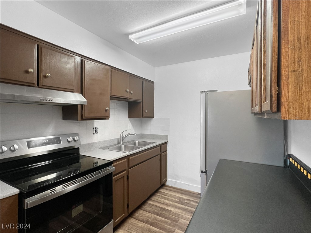 6019 Clark Street Las Vegas, NV 89122 - Photo 7 of 12 Unit #16
