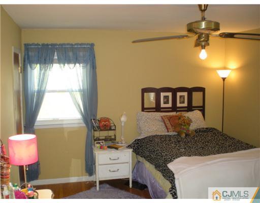 19 Hudson Road East Brunswick, NJ 08816 - Photo 8 of 18 Gallery Image 8