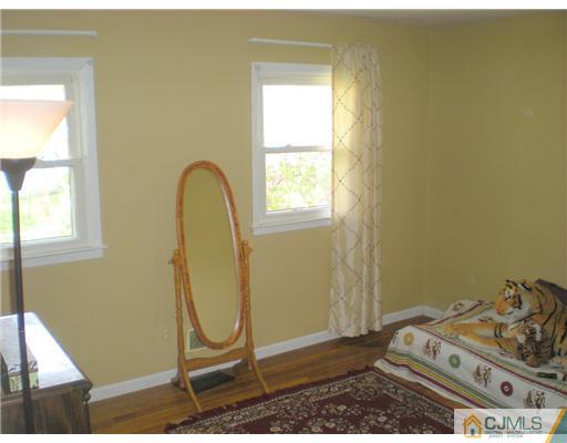19 Hudson Road East Brunswick, NJ 08816 - Photo 9 of 18 Gallery Image 9