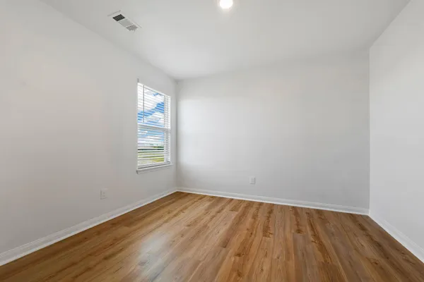 $1,850 | 317 Crescent Park Drive, Jarrell, TX 76537