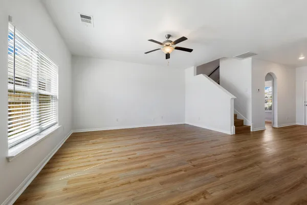 $1,850 | 317 Crescent Park Drive, Jarrell, TX 76537