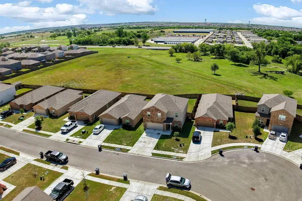$1,850 | 317 Crescent Park Drive, Jarrell, TX 76537