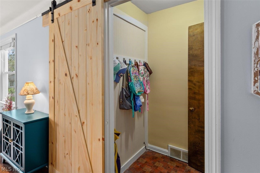 128 Fairview Road Chagrin Falls, OH 44022 - Photo 4 of 24 Gallery Image 4
