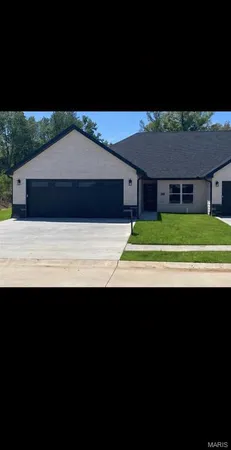 $579,800 | 123-125 Beechwood Lane, Cape Girardeau, MO 63701