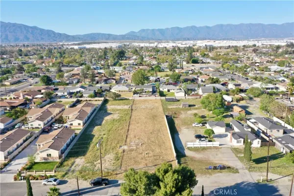 $325,000 | 17562 Court Fontana Ca, Fontana, CA 92336