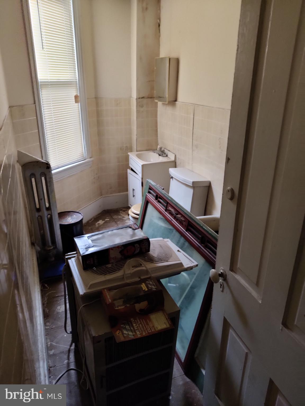 289 Spring Street Trenton, NJ 08618 - Photo 6 of 14 Gallery Image 6