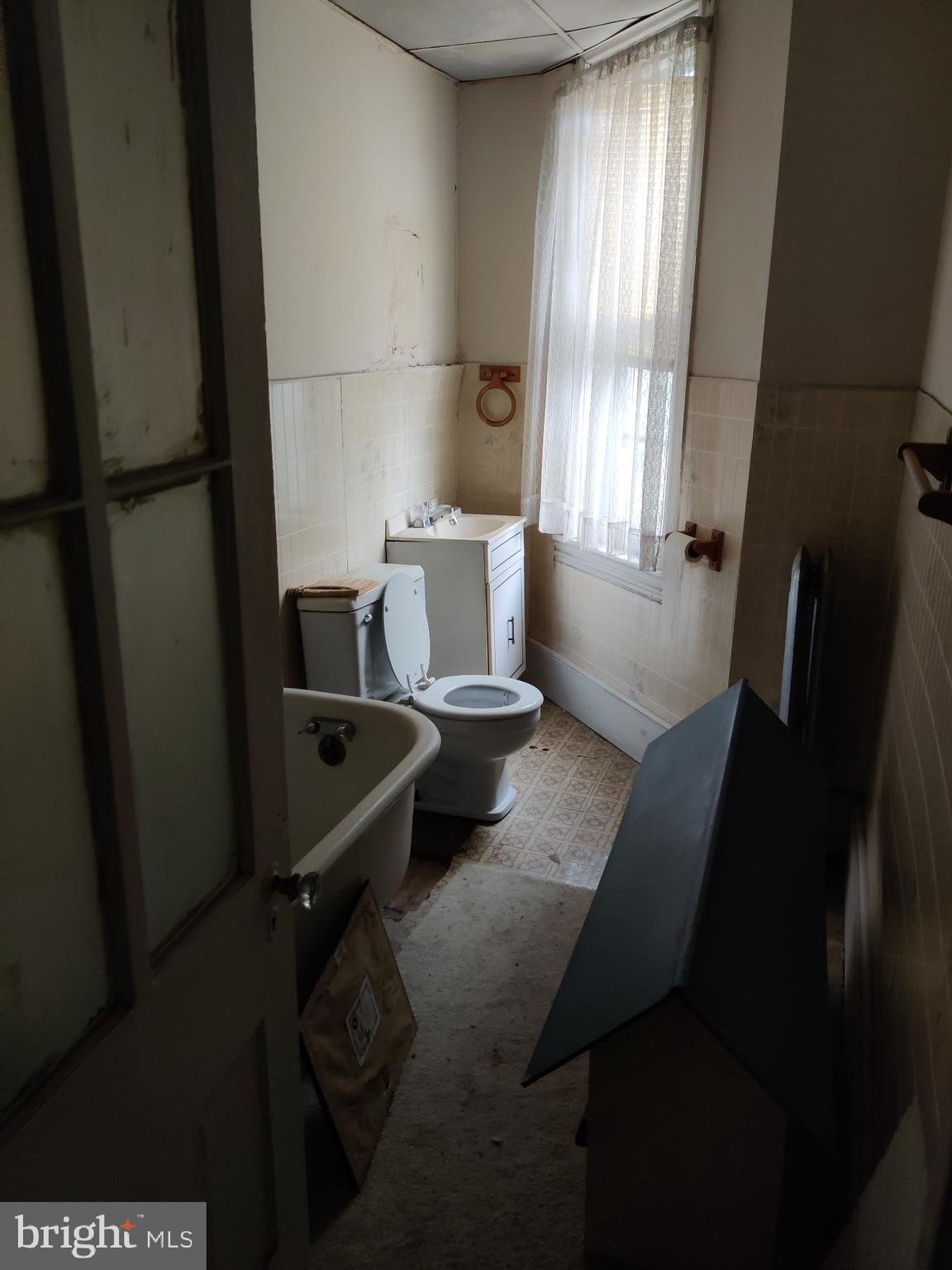 289 Spring Street Trenton, NJ 08618 - Photo 7 of 14 Gallery Image 7