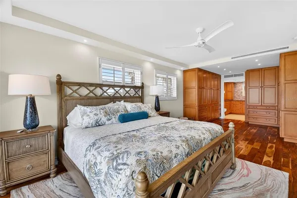 $2,290,000 | 4708 Ocean Boulevard, Unit E4, Sarasota, FL 34242