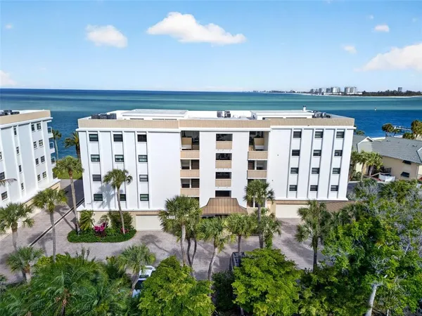 $2,290,000 | 4708 Ocean Boulevard, Unit E4, Sarasota, FL 34242