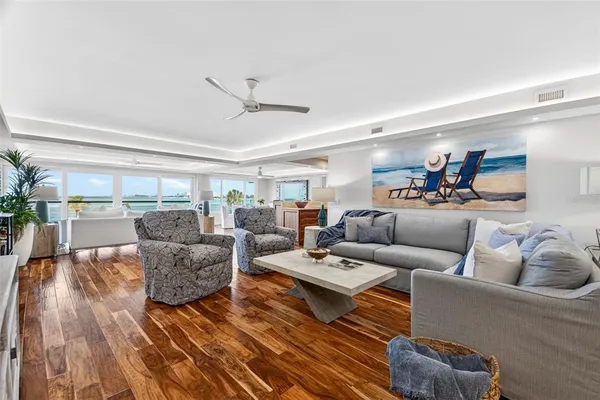 $2,290,000 | 4708 Ocean Boulevard, Unit E4, Sarasota, FL 34242