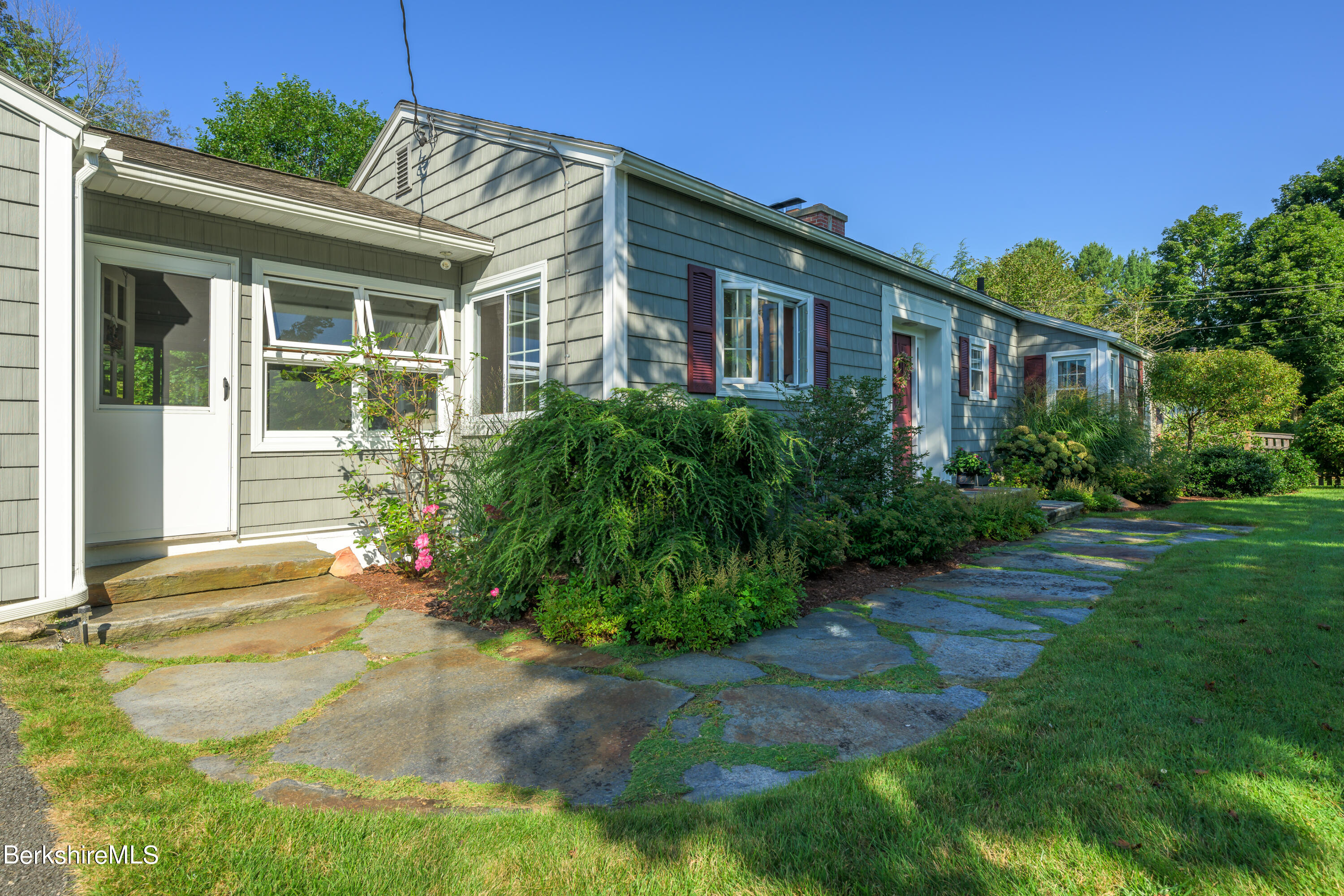 138 East New Lenox Road Pittsfield, MA 01201 - Photo 12 of 32 Print - 138 East New Lenox Rd Pittsfield