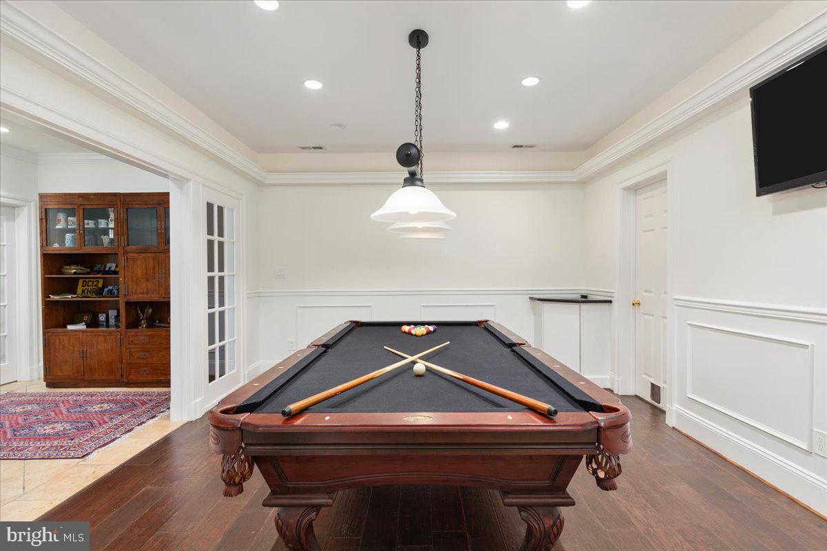 14915 Alpine Bay Loop Gainesville, VA 20155 - Photo 59 of 105 a room with gym equipment